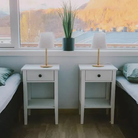 I Nybygg * Svolvær